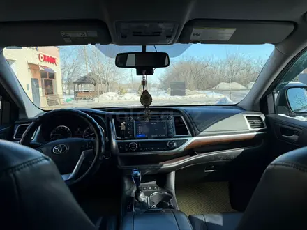 Toyota Highlander 2015 года за 14 500 000 тг. в Уральск – фото 5