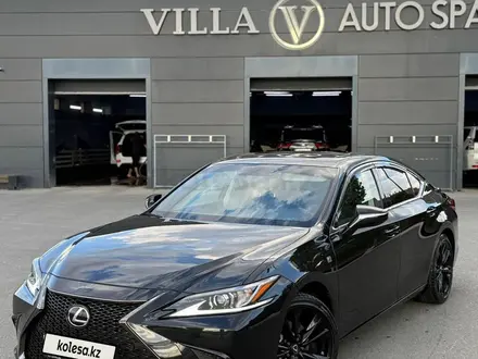Lexus ES 250 2023 года за 24 000 000 тг. в Алматы