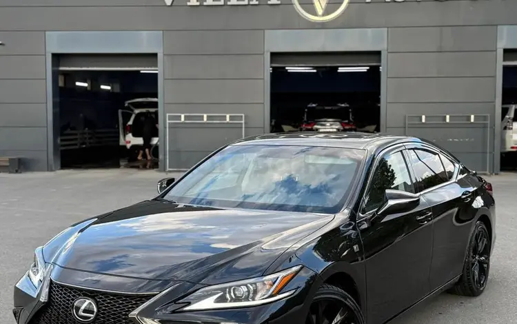 Lexus ES 250 2023 года за 24 000 000 тг. в Алматы