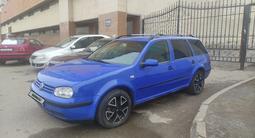 Volkswagen Golf 2001 годаүшін3 200 000 тг. в Астана