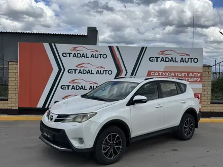 Toyota RAV4 2015 года за 10 000 000 тг. в Актобе – фото 2