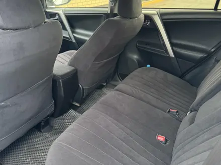 Toyota RAV4 2015 года за 10 000 000 тг. в Актобе – фото 6