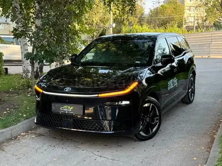 Toyota bZ3X 2025 года за 14 300 000 тг. в Алматы