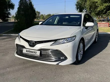 Toyota Camry 2020 года за 15 700 000 тг. в Тараз – фото 2