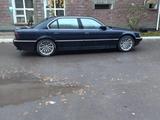 BMW 750 1996 года за 3 900 000 тг. в Астана – фото 2