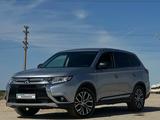 Mitsubishi Outlander 2015 года за 10 000 000 тг. в Актау