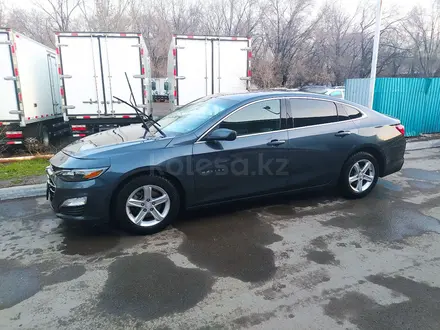 Chevrolet Malibu 2019 года за 7 000 000 тг. в Алматы – фото 4