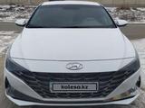 Hyundai Elantra 2021 года за 10 900 000 тг. в Атырау – фото 2