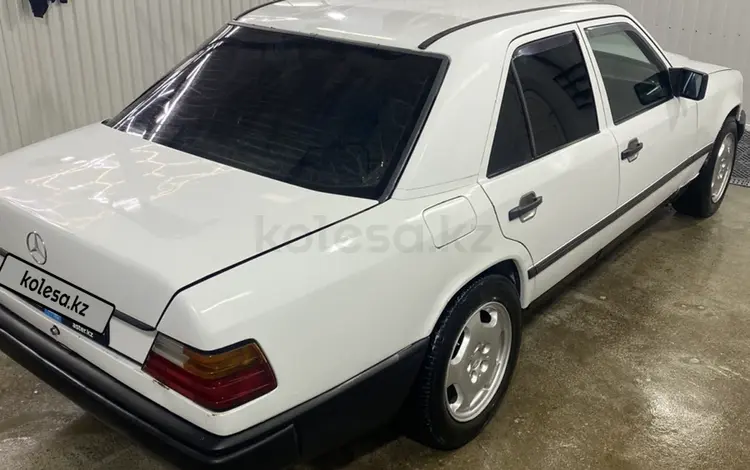 Mercedes-Benz E 300 1989 годаүшін1 050 000 тг. в Караганда