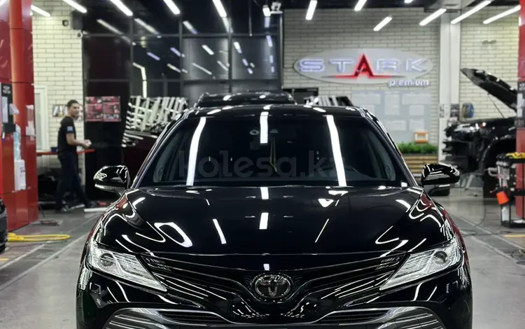Toyota Camry 2020 года за 16 600 000 тг. в Астана