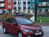 Volkswagen Polo 2015 года за 4 650 000 тг. в Актау