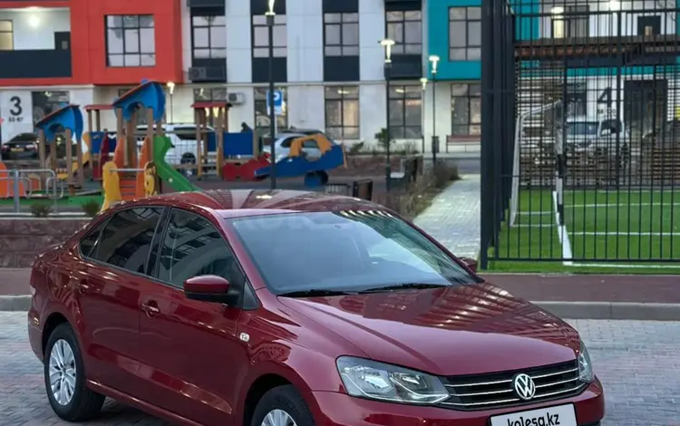 Volkswagen Polo 2015 годаfor4 650 000 тг. в Актау