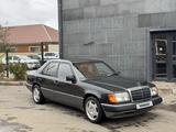 Mercedes-Benz E 260 1990 года за 1 450 000 тг. в Кокшетау – фото 2