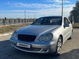 Mercedes-Benz C 180 2003 года за 3 300 000 тг. в Костанай – фото 2