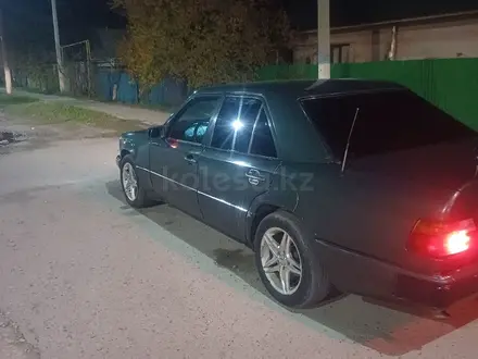 Mercedes-Benz E 230 1992 года за 1 350 000 тг. в Кордай – фото 2