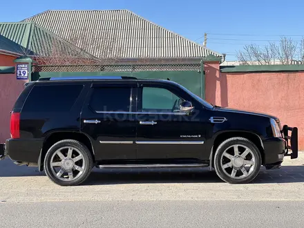 Cadillac Escalade 2007 года за 9 450 000 тг. в Жанаозен – фото 2