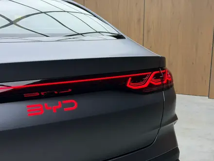BYD Qin L DM-i Leading 2025 года за 10 300 000 тг. в Актау – фото 7