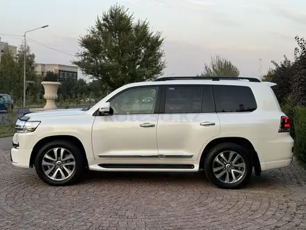 Toyota Land Cruiser 2017 года за 33 500 000 тг. в Алматы – фото 4