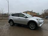 Toyota RAV4 2015 года за 9 000 000 тг. в Уральск