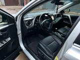 Toyota RAV4 2015 года за 9 000 000 тг. в Уральск – фото 5