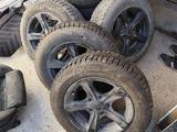 Резина зимняя с дисками r15 за 90 000 тг. в Караганда