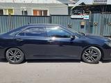 Toyota Camry 2017 года за 10 500 000 тг. в Алматы – фото 3