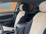 Hyundai Elantra 2019 года за 5 500 000 тг. в Уральск – фото 2