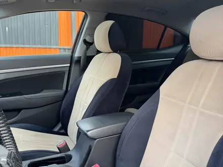 Hyundai Elantra 2019 года за 5 500 000 тг. в Уральск – фото 2