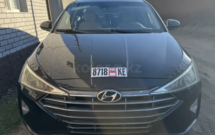 Hyundai Elantra 2019 года за 5 500 000 тг. в Уральск