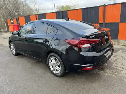 Hyundai Elantra 2019 года за 5 500 000 тг. в Уральск – фото 3