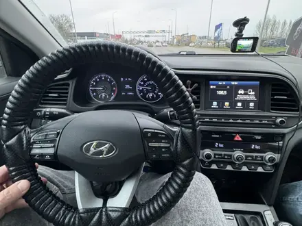 Hyundai Elantra 2019 года за 5 500 000 тг. в Уральск – фото 8