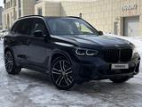 BMW X5 2022 года за 58 000 000 тг. в Астана – фото 2