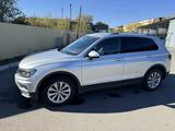 Volkswagen Tiguan 2017 года за 9 500 000 тг. в Караганда