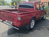 Toyota Hilux 2000 годаfor2 800 000 тг. в Алматы – фото 3