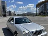 Mercedes-Benz E 320 2000 годаfor5 500 000 тг. в Астана