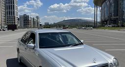 Mercedes-Benz E 320 2000 годаfor5 500 000 тг. в Астана