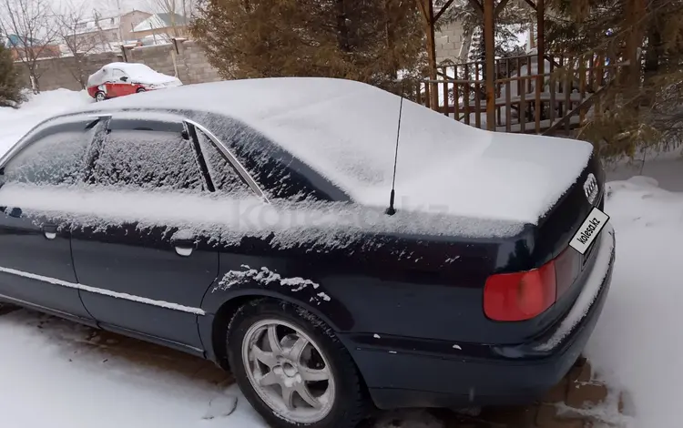 Audi A8 1995 годаfor2 300 000 тг. в Астана