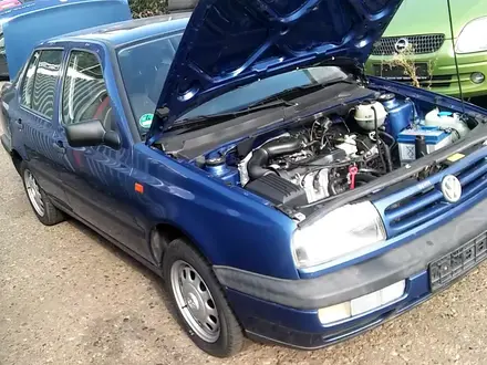 Volkswagen Vento 1994 года за 10 000 тг. в Караганда