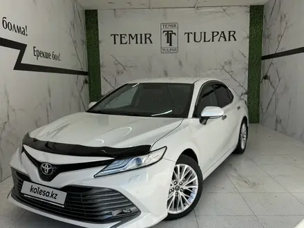 Toyota Camry 2018 года за 15 190 000 тг. в Шымкент – фото 2