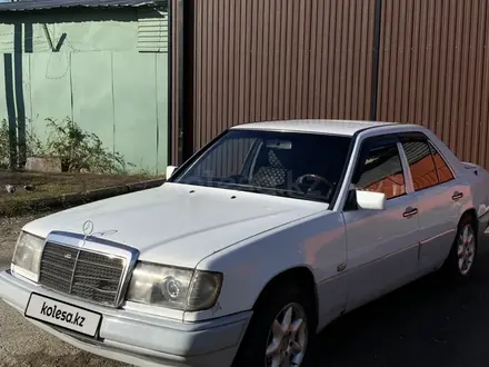 Mercedes-Benz E 230 1991 года за 1 700 000 тг. в Алматы