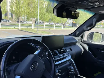 Toyota Land Cruiser 2023 года за 55 000 000 тг. в Астана – фото 8