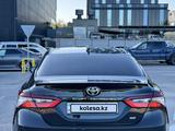 Toyota Camry 2023 года за 16 500 000 тг. в Алматы – фото 4