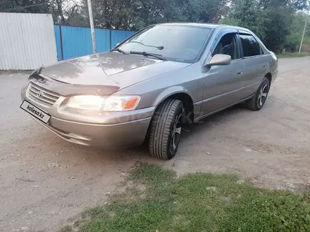 Toyota Camry 1998 года за 3 550 000 тг. в Талдыкорган – фото 3