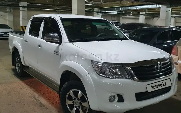 Toyota Hilux 2013 года за 12 500 000 тг. в Уральск