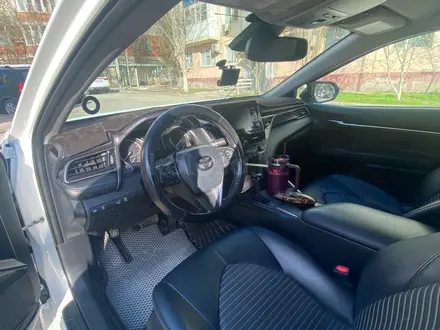 Toyota Camry 2021 года за 12 000 000 тг. в Атырау – фото 5