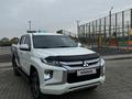 Mitsubishi L200 2023 годаfor13 500 000 тг. в Атырау