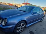 Mercedes-Benz CLK 230 1998 годаfor3 000 000 тг. в Астана – фото 2