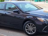 Toyota Camry 2015 года за 9 660 000 тг. в Караганда – фото 2