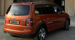 Volkswagen Touran 2007 годаfor4 200 000 тг. в Туркестан – фото 2