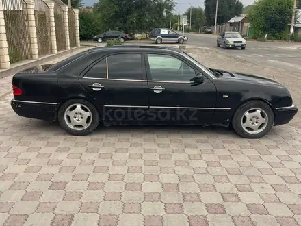 Mercedes-Benz E 240 1998 года за 2 000 000 тг. в Кордай – фото 4